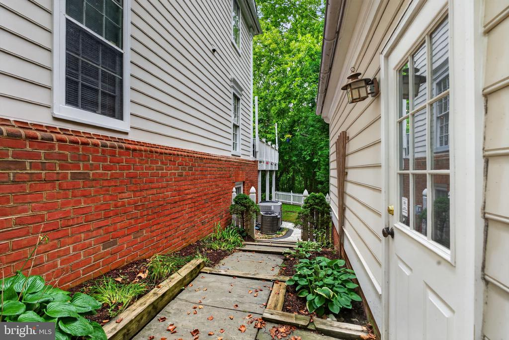 118 HART ROAD