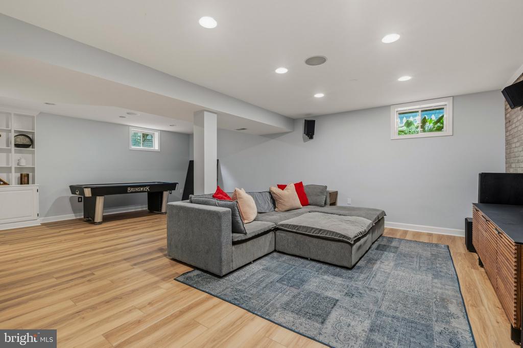 636 KENT OAKS WAY