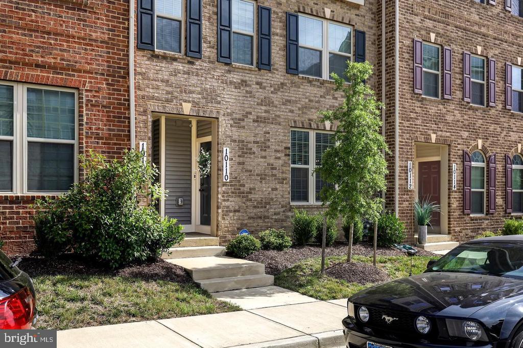 10110 DORSEY LANE Unit: 56 204 J