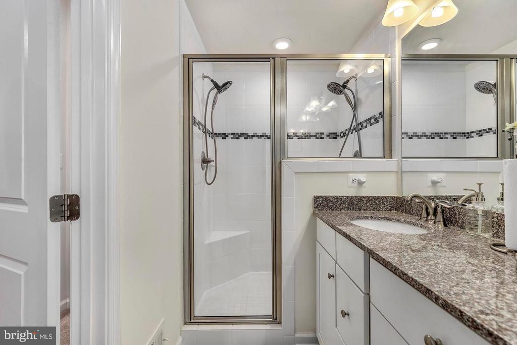 10110 DORSEY LANE Unit: 56 204 J
