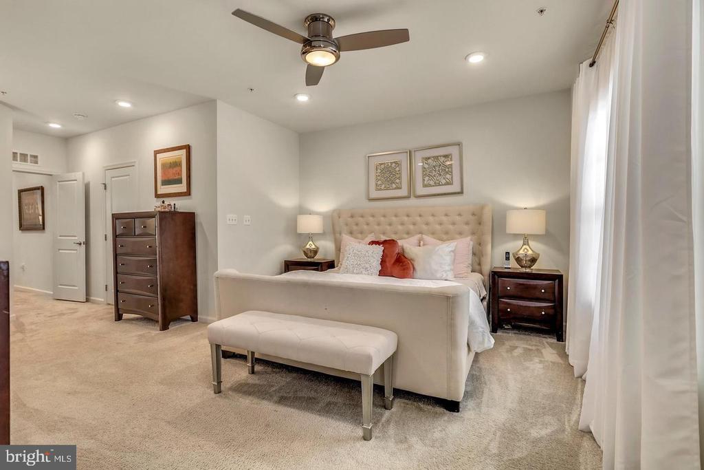 10110 DORSEY LANE Unit: 56 204 J