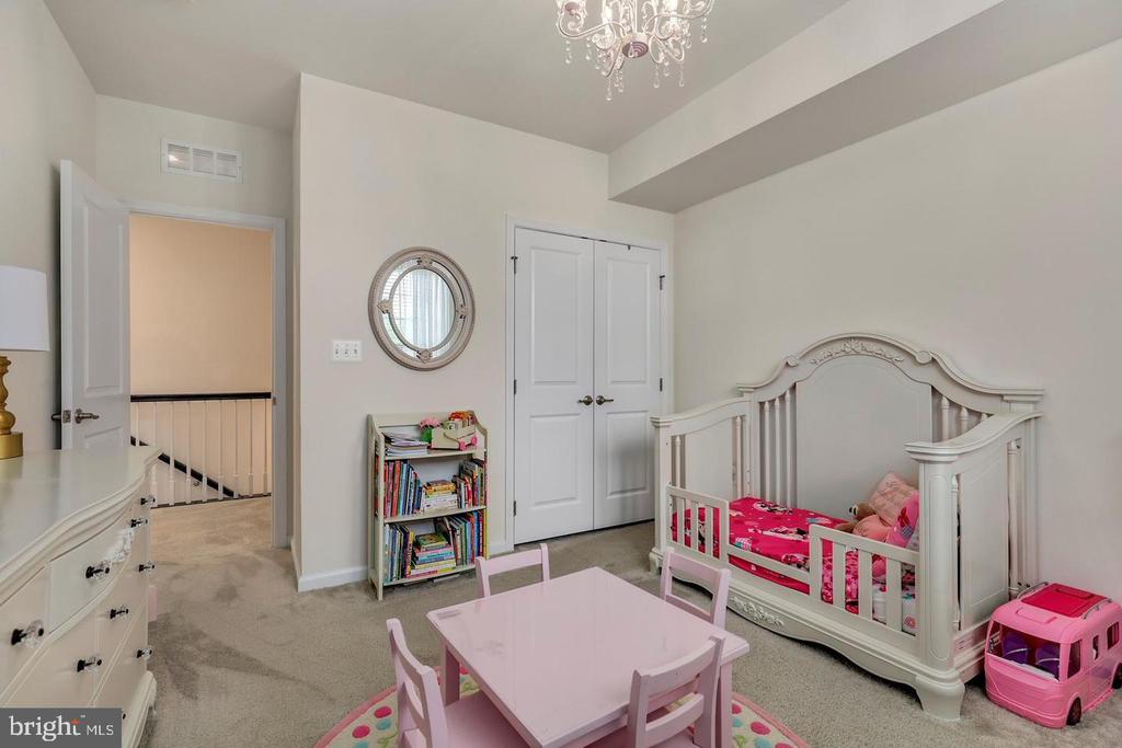 10110 DORSEY LANE Unit: 56 204 J