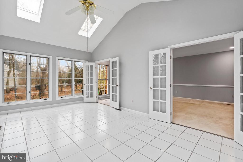 8107 HOLLYGATE DRIVE