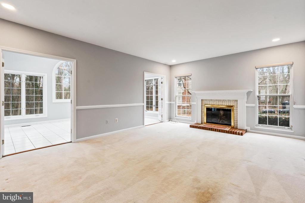 8107 HOLLYGATE DRIVE