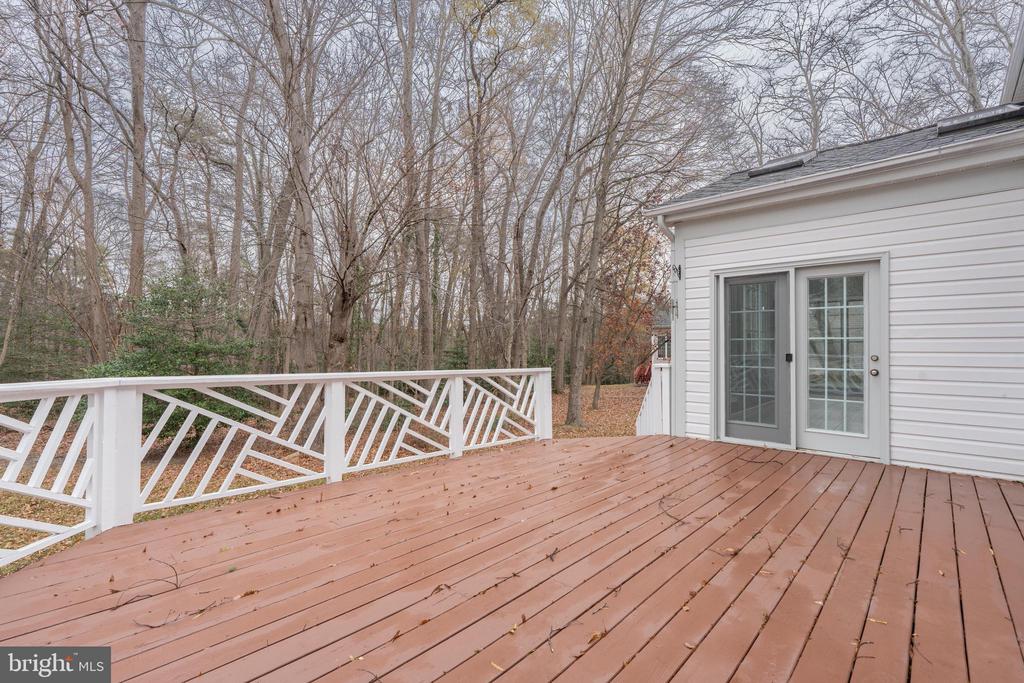 8107 HOLLYGATE DRIVE