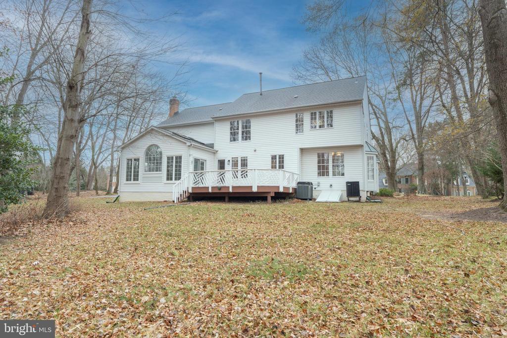 8107 HOLLYGATE DRIVE