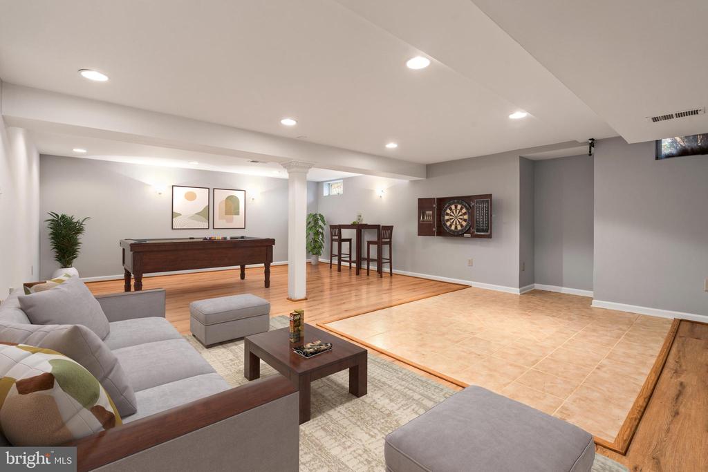 8107 HOLLYGATE DRIVE