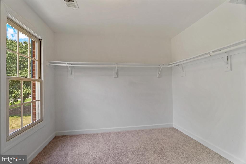 10501 FORESTGATE PLACE