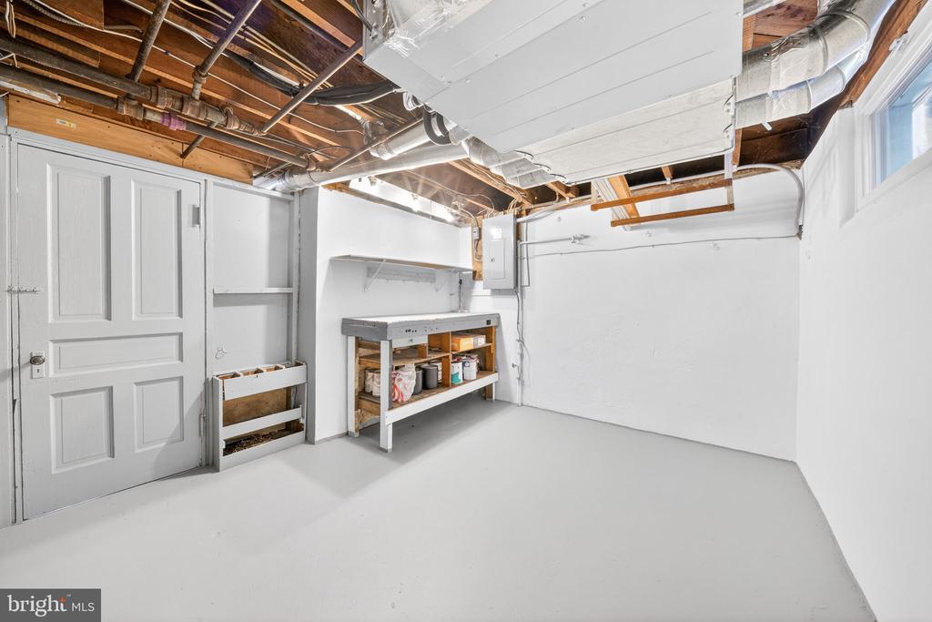 213 S EDGEWOOD STREET