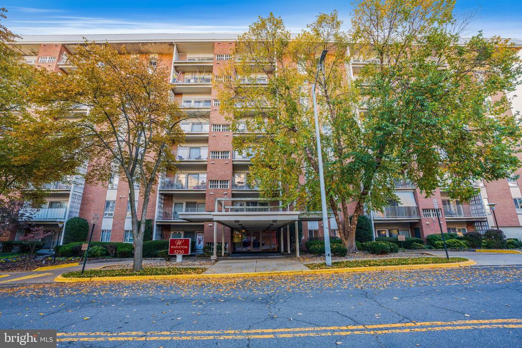 5250 VALLEY FORGE DRIVE Unit: 103