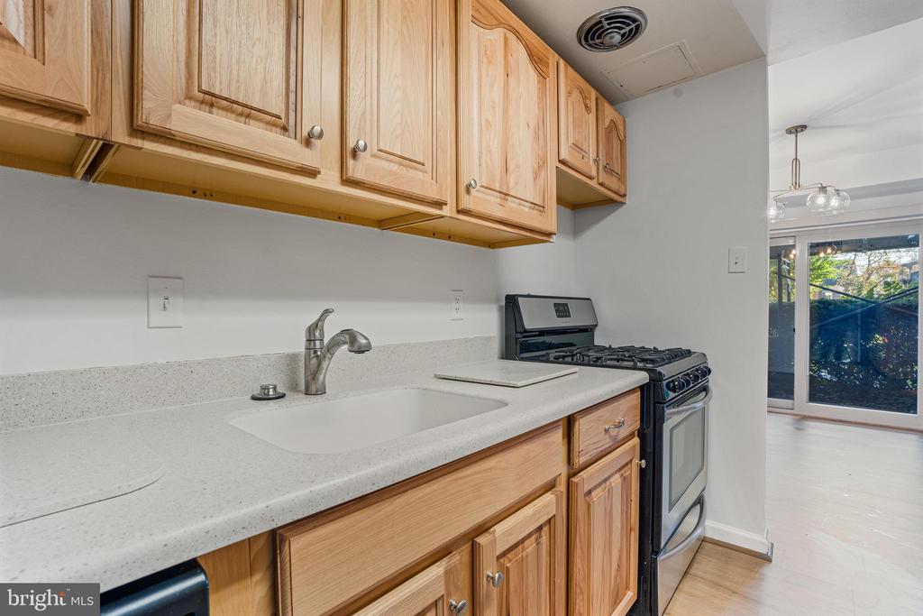 5250 VALLEY FORGE DRIVE Unit: 103