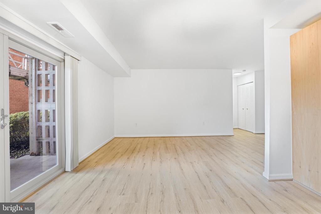 5250 VALLEY FORGE DRIVE Unit: 103
