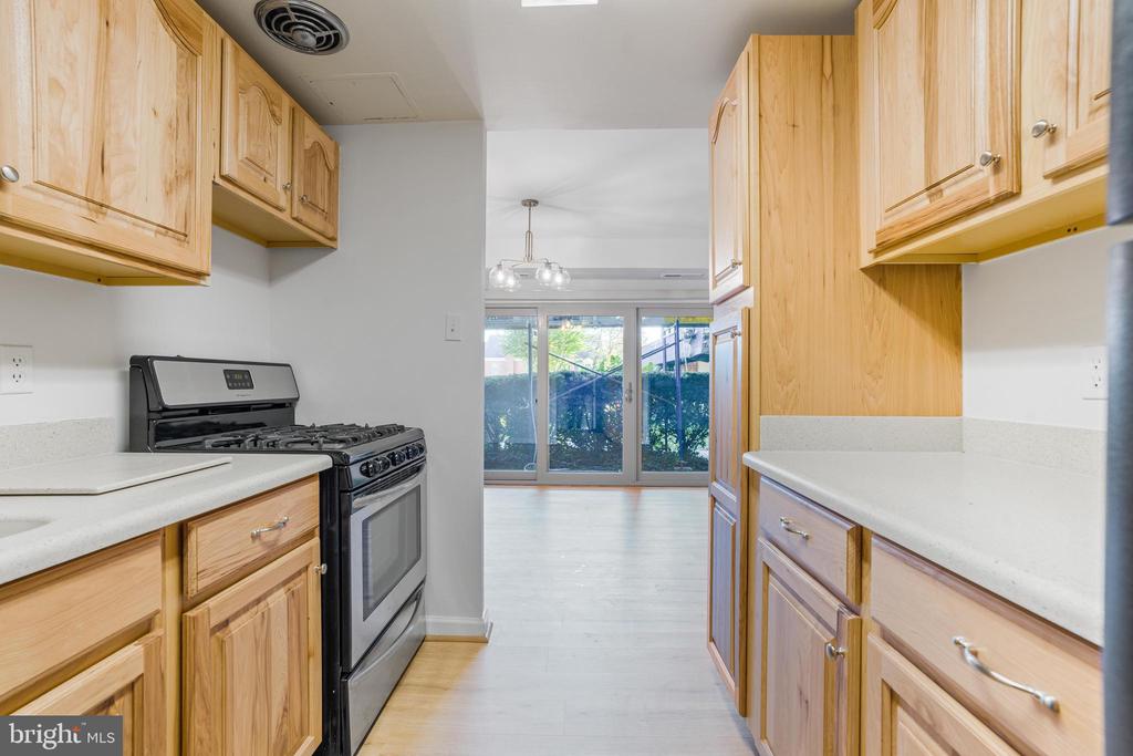 5250 VALLEY FORGE DRIVE Unit: 103