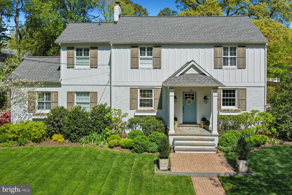304 RIGGS AVENUE