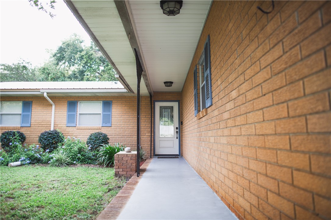 3251 Dogwood Ave