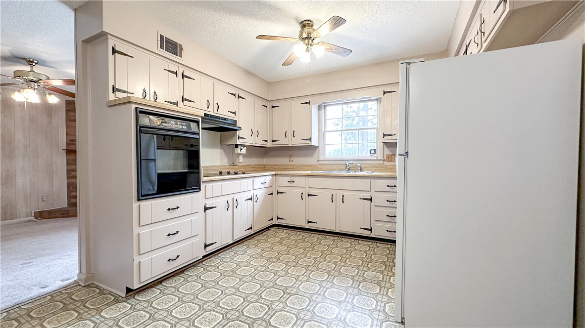 212 Fairway Oaks Drive