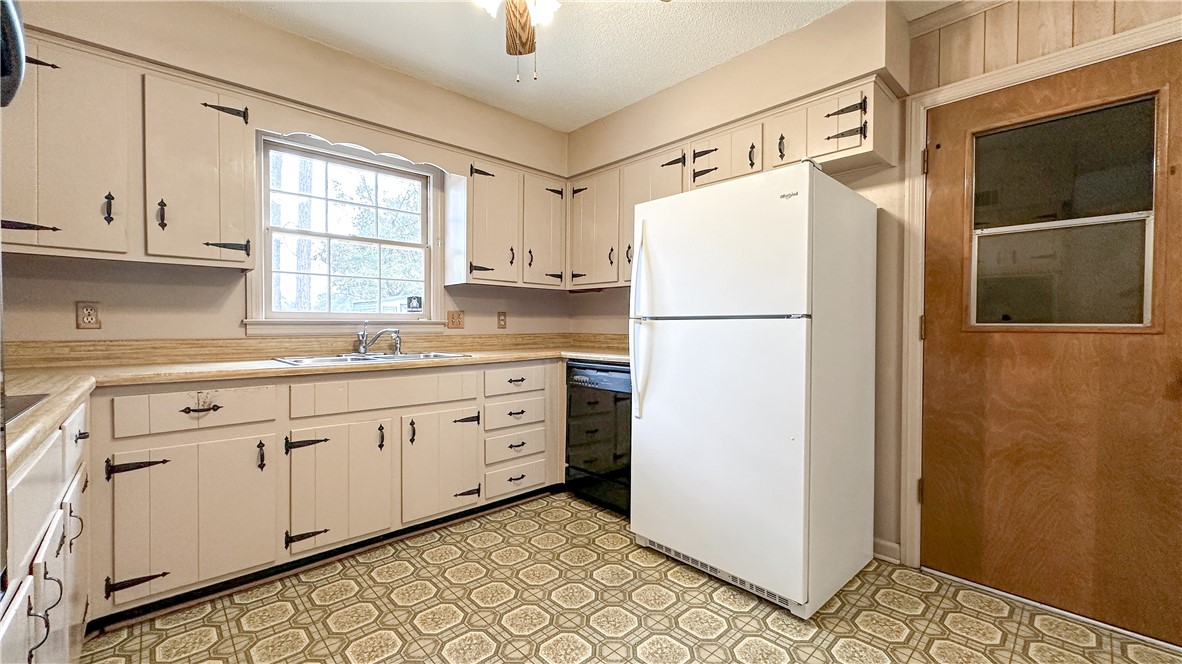 212 Fairway Oaks Drive