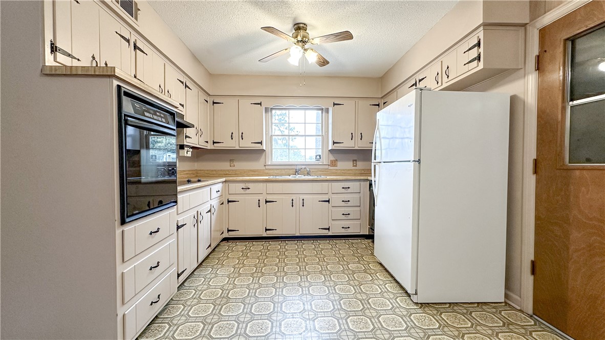 212 Fairway Oaks Drive