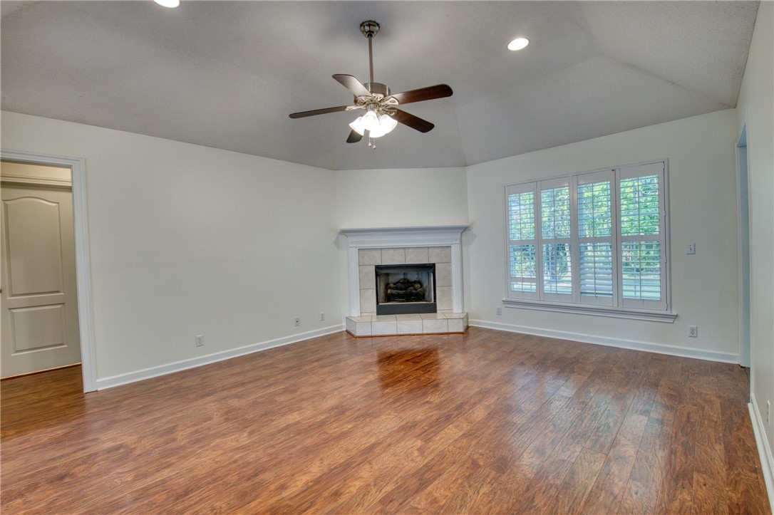 221 Country Walk Circle