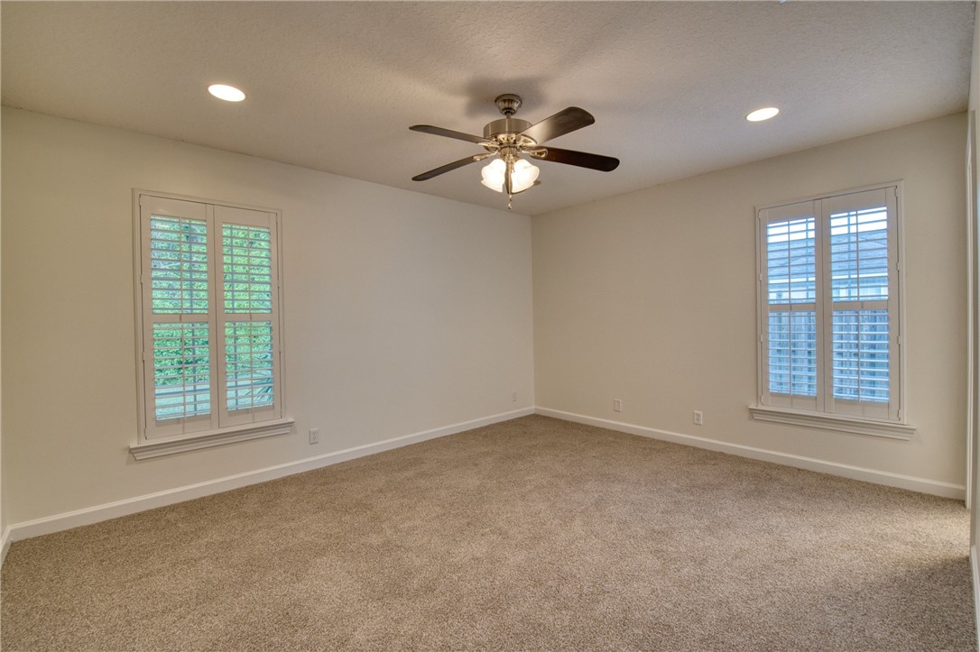 221 Country Walk Circle