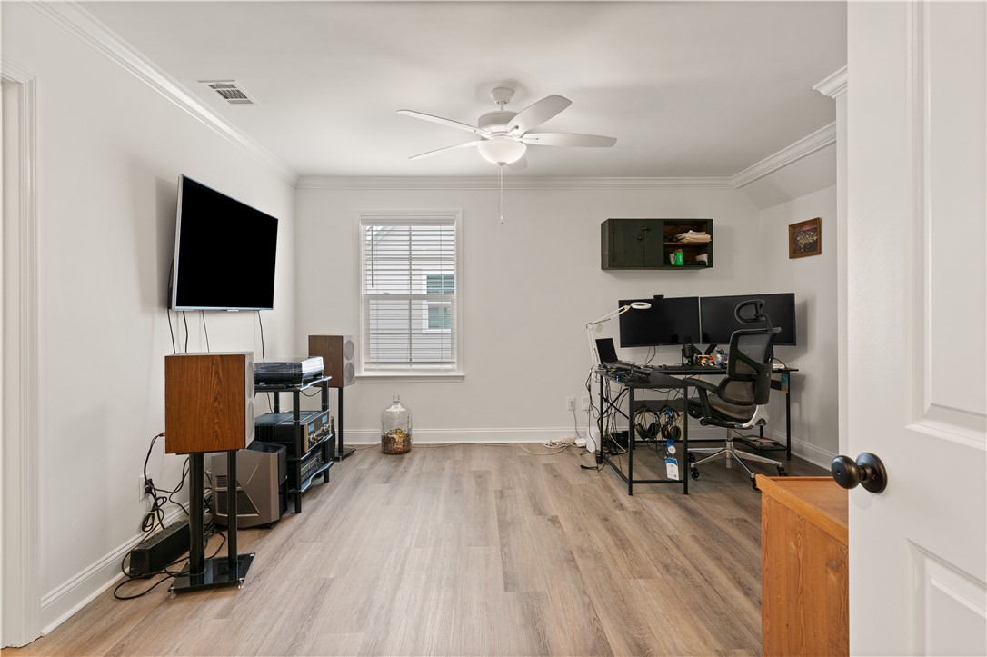 1090 & 1094 Captains Cove Way