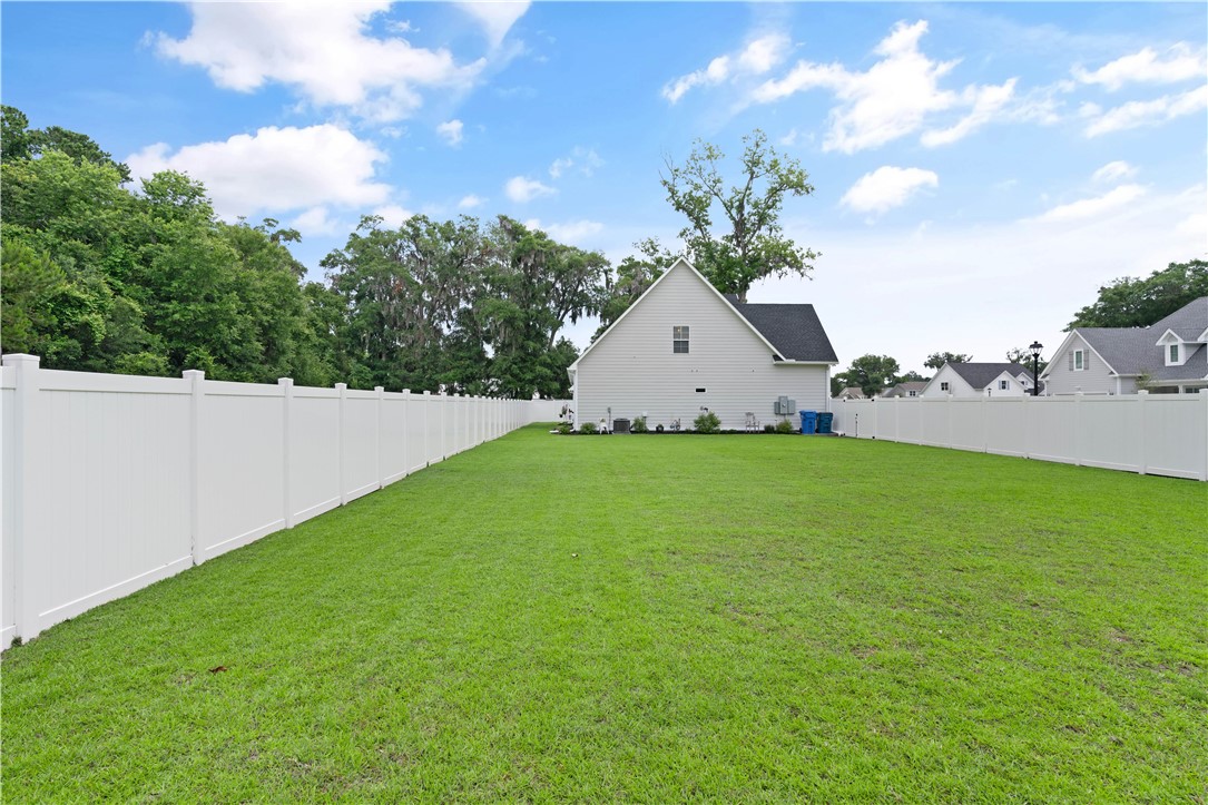 1090 & 1094 Captains Cove Way