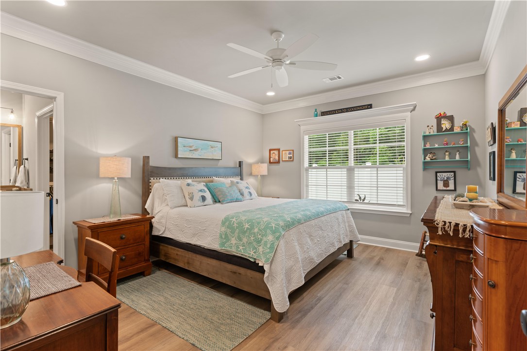 1090 & 1094 Captains Cove Way