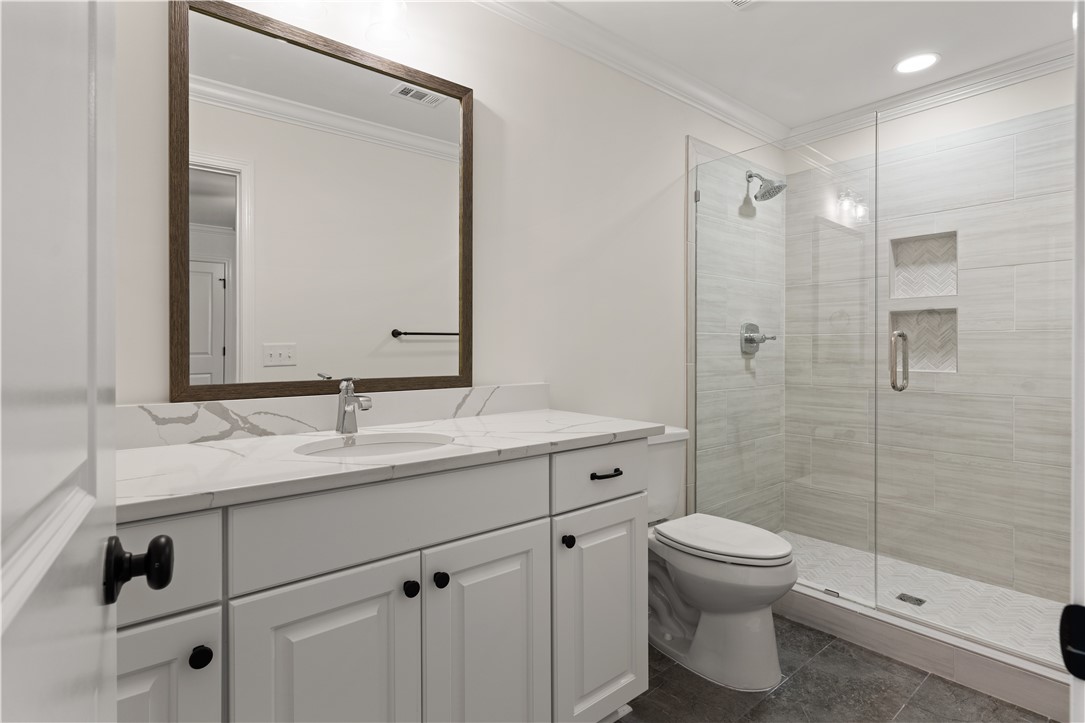 1090 & 1094 Captains Cove Way