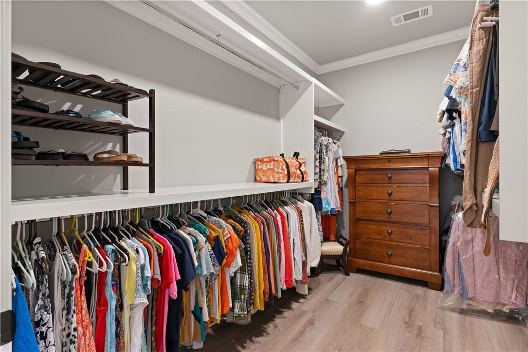 1090 & 1094 Captains Cove Way