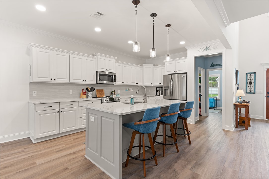 1090 & 1094 Captains Cove Way