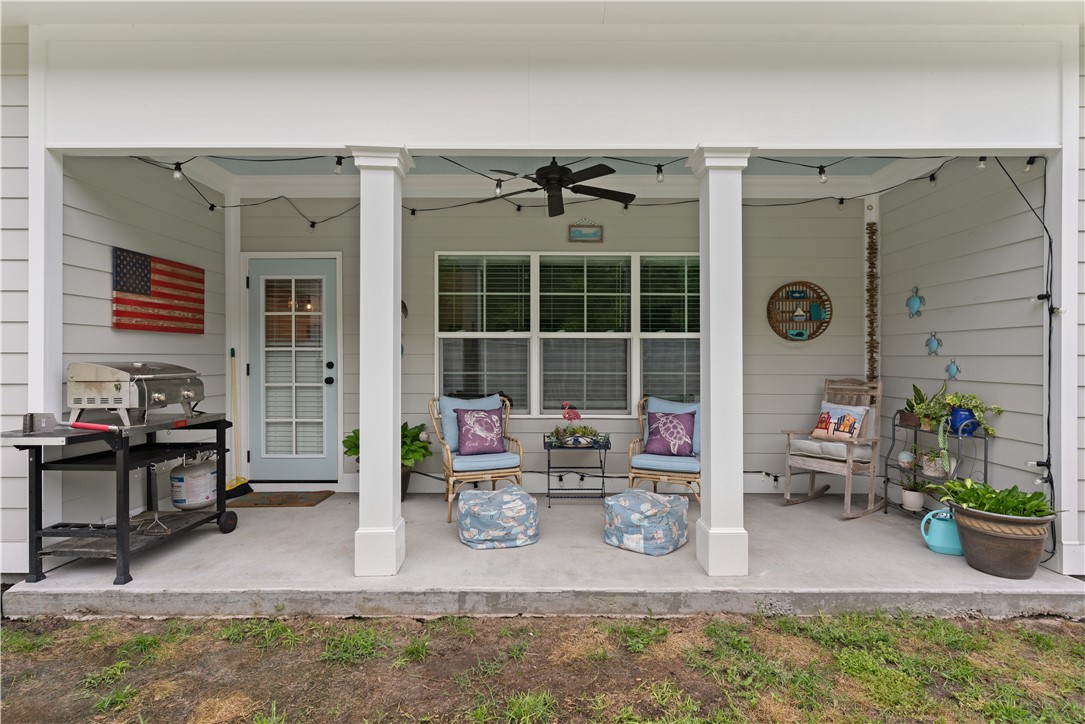 1090 & 1094 Captains Cove Way