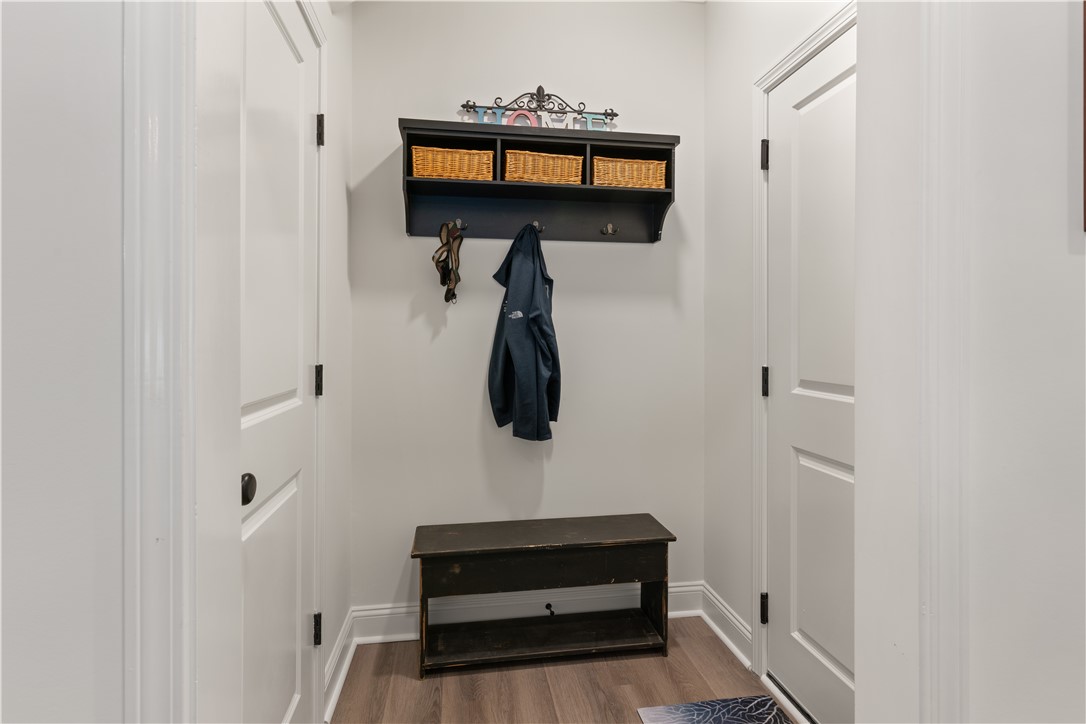 1090 & 1094 Captains Cove Way