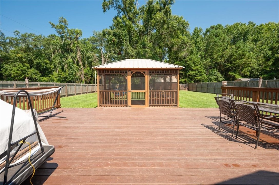 11 Callaway Court
