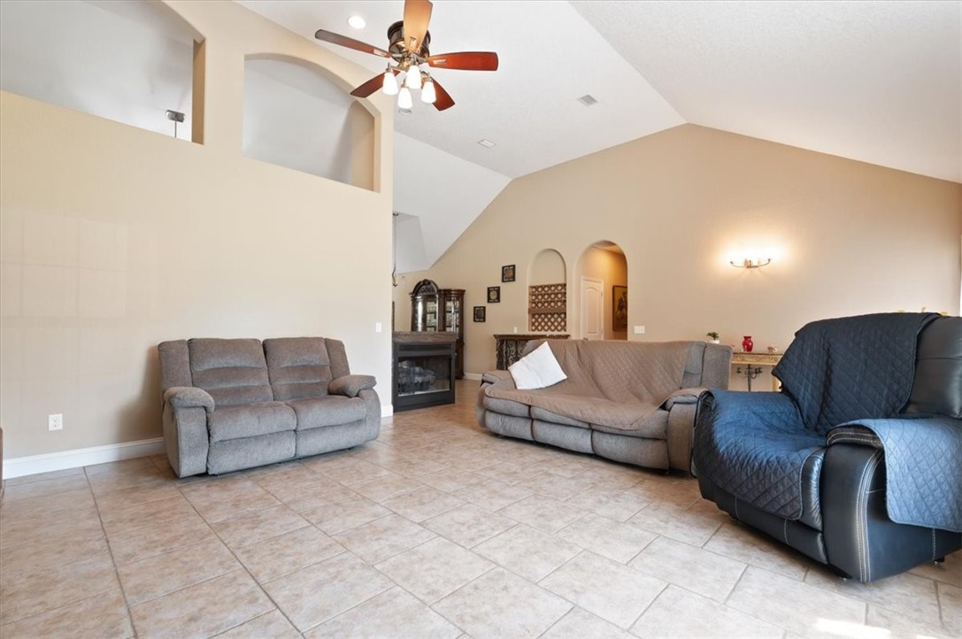 11 Callaway Court