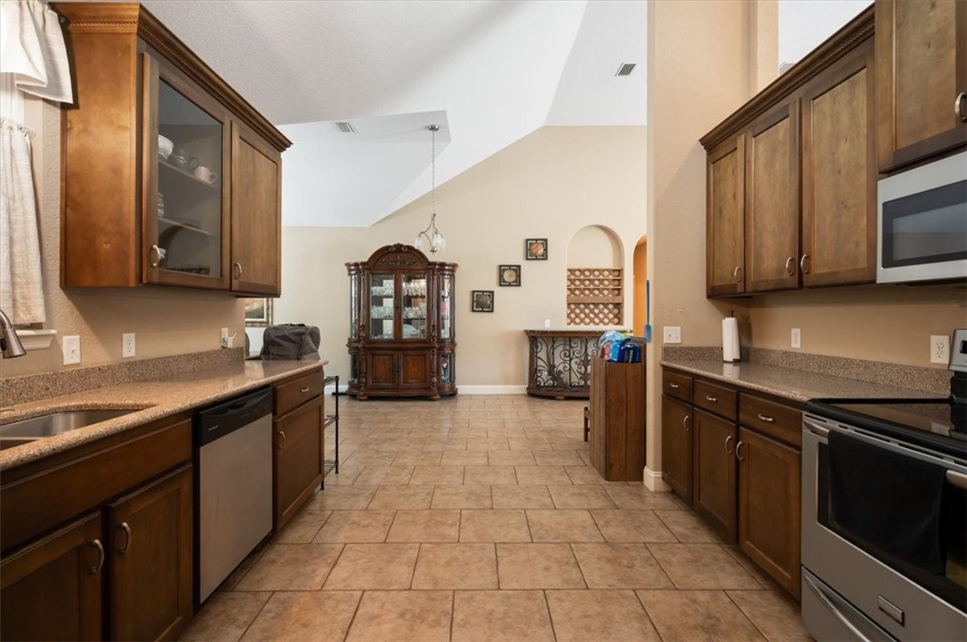 11 Callaway Court
