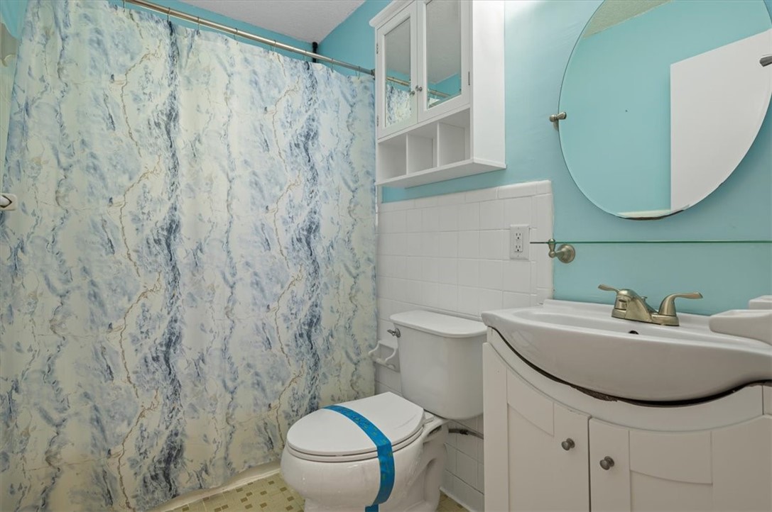 402 W 6th Street