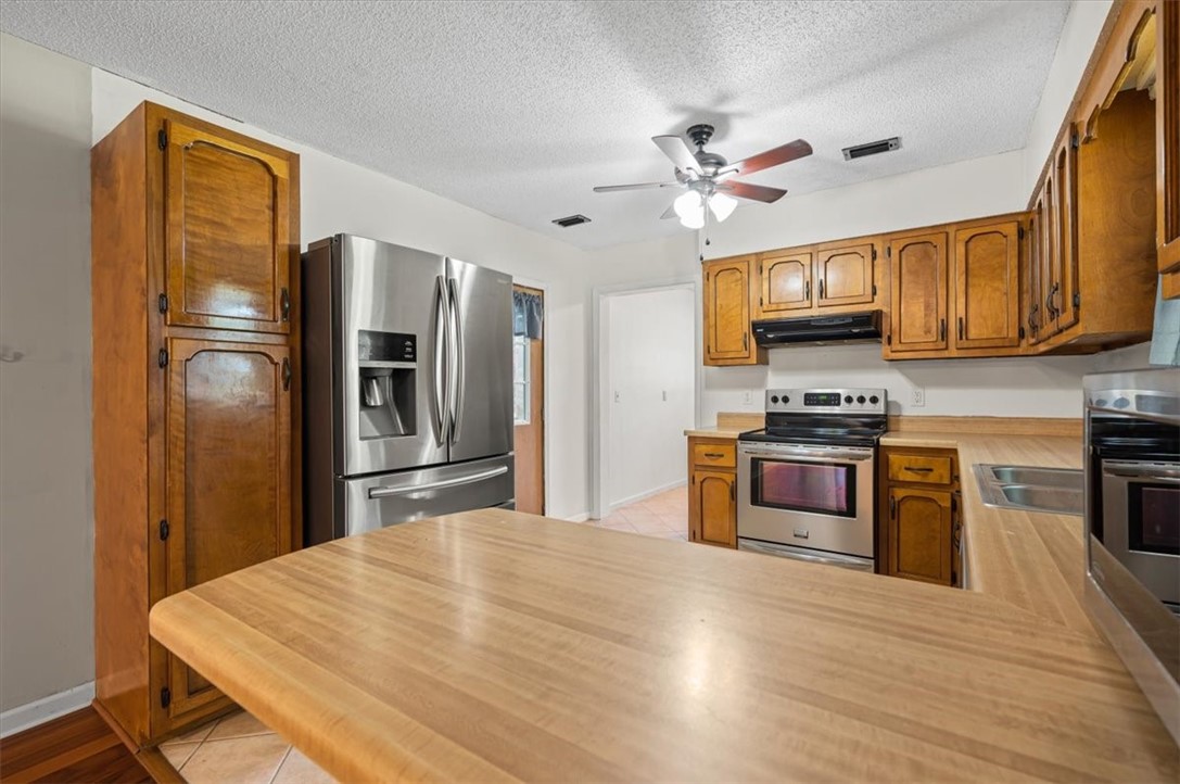 402 W 6th Street