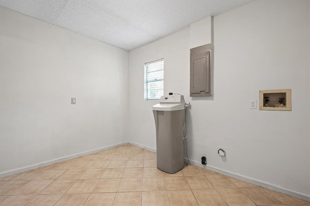 402 W 6th Street
