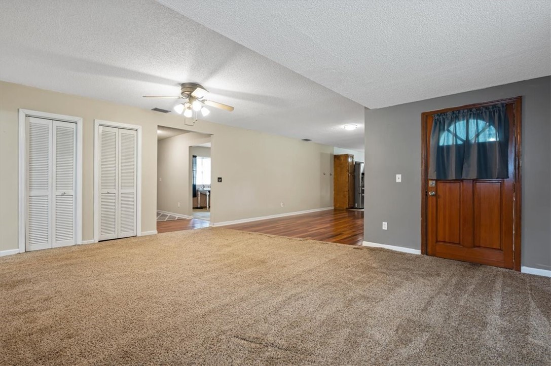 402 W 6th Street