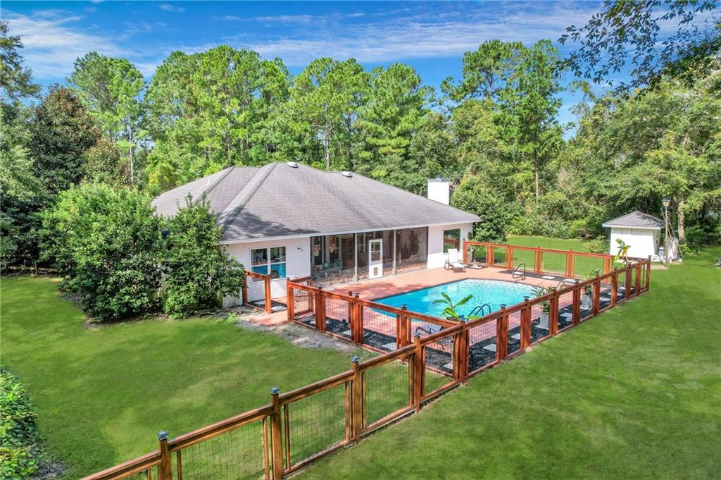 107 W Shore Court