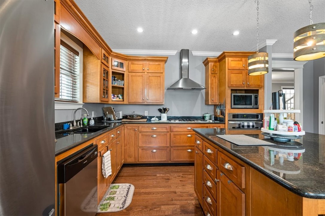 1198 Highway 110 E