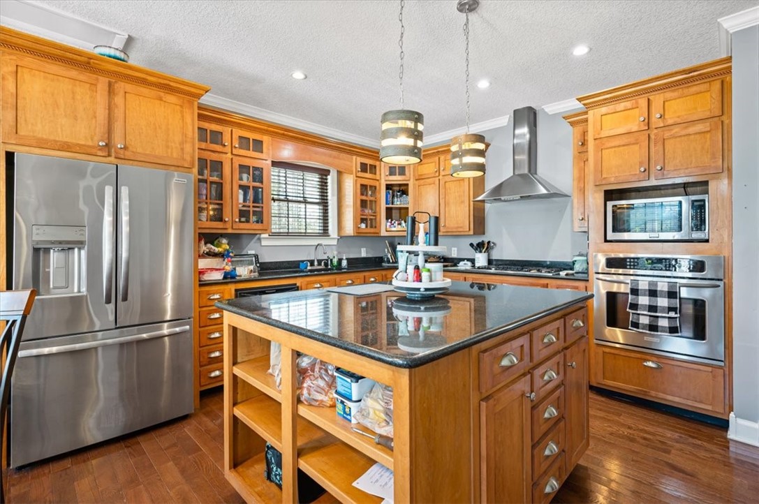1198 Highway 110 E