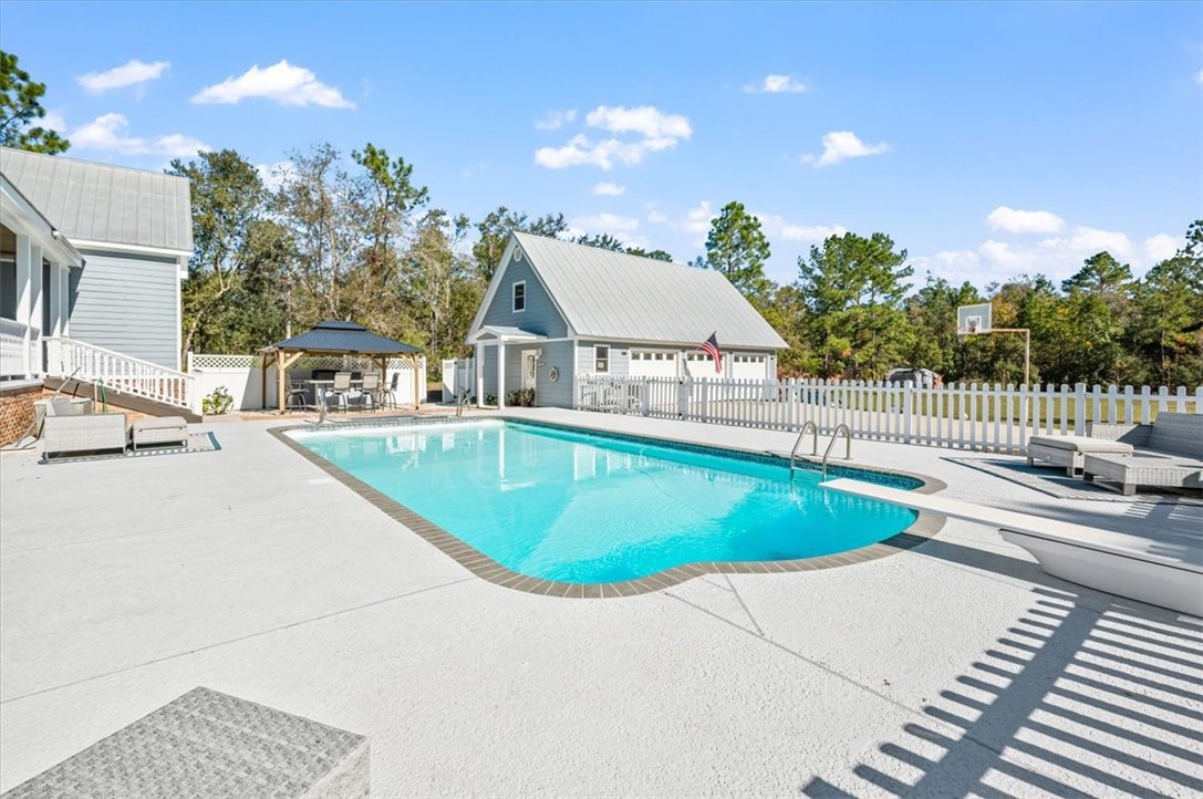 1198 Highway 110 E