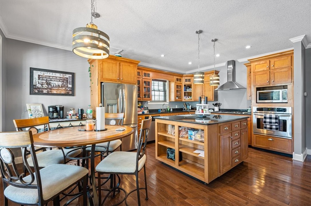 1198 Highway 110 E