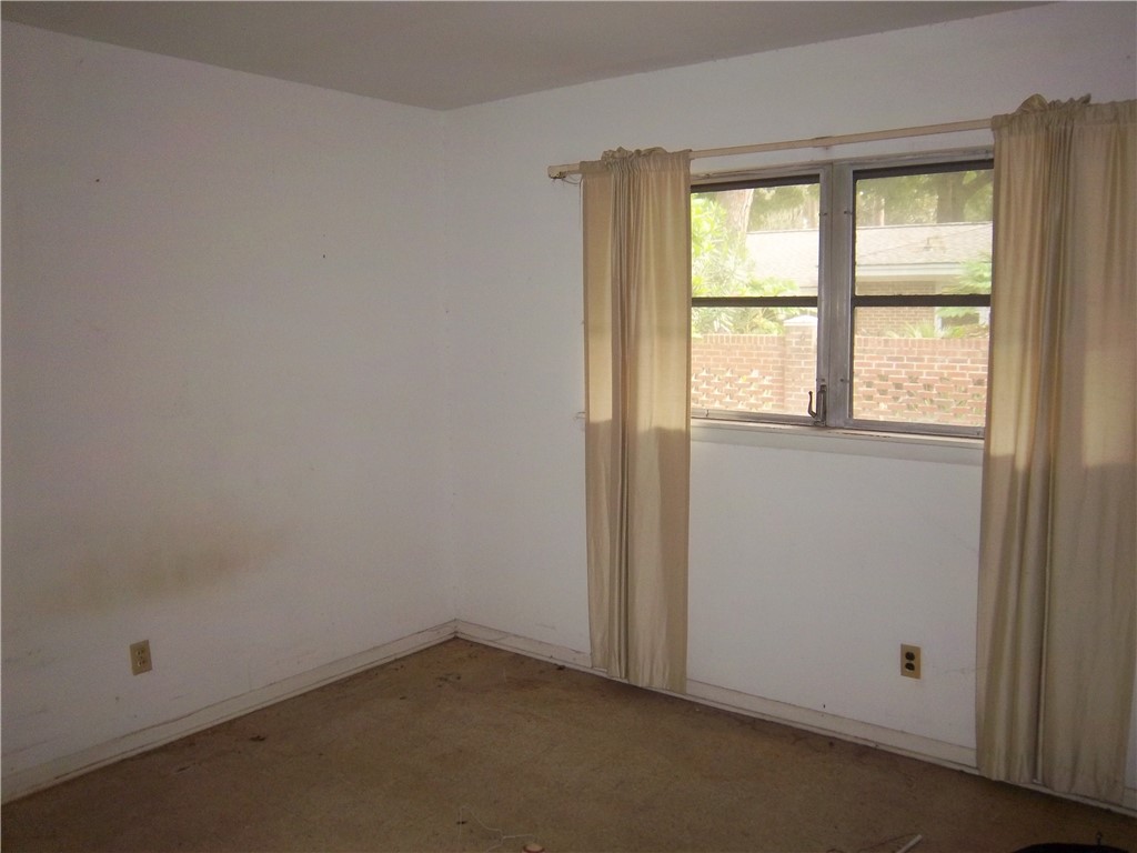 6 Sheldon Ave