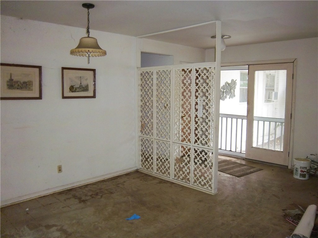 6 Sheldon Ave