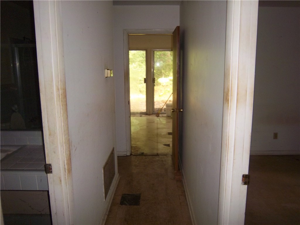 6 Sheldon Ave