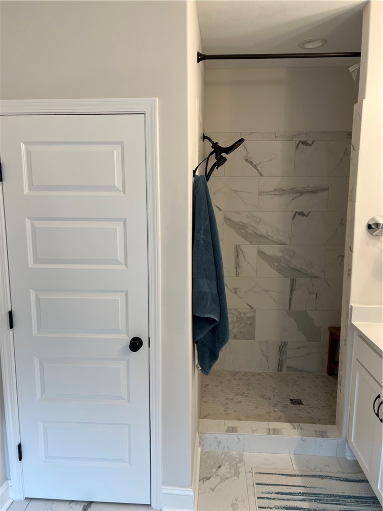 134 Allie Loop