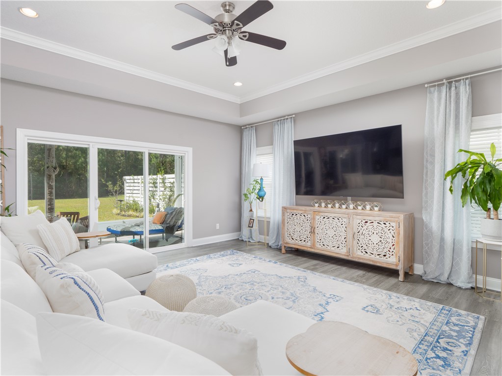 238 Huron Loop
