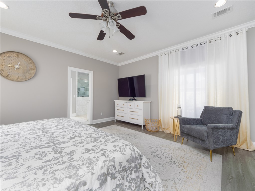 238 Huron Loop